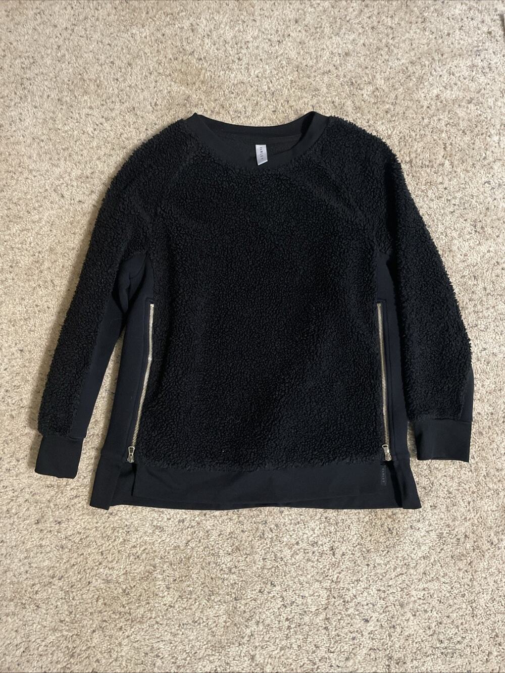 Varley Manning Black Sherpa Style Sweatshirt Side Zippers Size M Excellent